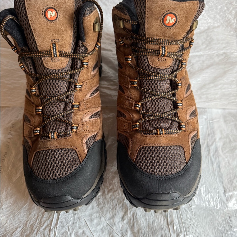 Merrell Men's Moab 2 Mid Waterproof Hiking/Work boot    13 Wide Width NIB